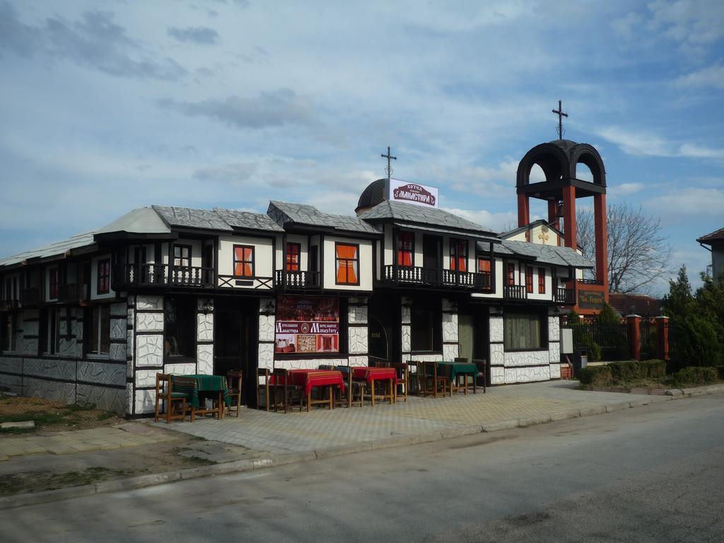 The Monastery Guest House Koshov Ngoại thất bức ảnh